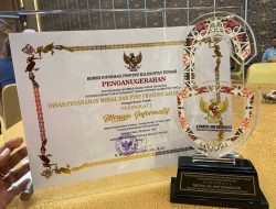 DPMPTSP Kalteng Raih Peringkat 1 “Menuju Informatif” Kategori Perangkat Daerah Provinsi Kalteng