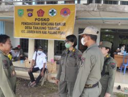 Satpol PP Provinsi Kalteng dan Tim Terkait Pantau Penanganan Wilayah Terdampak Banjir
