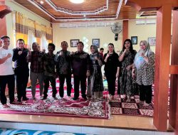 Kepala DPMPTSP Kalteng Sambut Kedatangan Bupati Kotim di Kediamannya