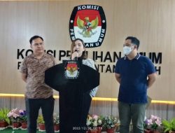 Di Usia 24 Tahun, Wanita Berparas Cantik ini Siap Maju di DPD RI 2024. Siapakah Dia.?