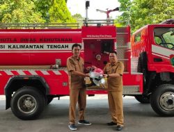 Kadishut Kalteng Serahkan Sarpras ke Brigdalkarhutla Bukti Kesiapan Hadapi Karhutla