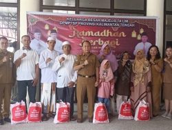 Menginspirasi Aksi Kebaikan, DPMPTSP Kalteng Rayakan Ramadan dengan Berbagi Sembako