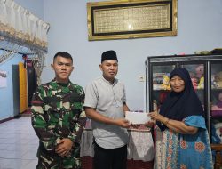 Yonif R 631/ Atg Bagikan Zakat Kepada Warga
