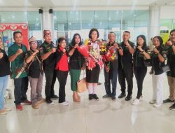 Gerdayak Sambut Putri Dayak Pembawa Duplikat Sang Saka Merah Putih