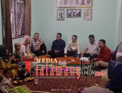 Ibu-ibu Pengajian Bukit Tunggal Sampaikan Aspirasi ke Fairid-Zaini