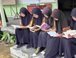 Disarpustaka Kapuas Dorong Literasi Siswa MAS An Nur dengan Hibah Buku dan Perpusling
