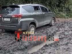 Jalan Rusak Parah di Murung Raya: Supir Travel Lelah, Masyarakat Menderita, Pemerintah Kemana?