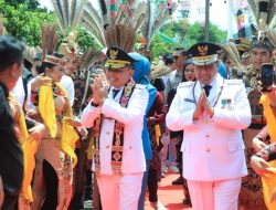 Gubernur dan Wakil Gubernur Kalteng Disambut Hangat di Istana Isen Mulang