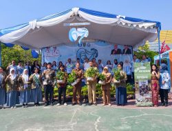 SMAN 1 Palangka Raya Rayakan HUT ke-67, Persembahkan Buku Antologi Lingkungan untuk Bumi
