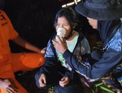 Dua Jam Mencekam, Tim Rescue Berhasil Evakuasi Warga yang Terjebak Karhutla di Mahir Mahar