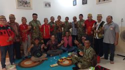 Tim Penyuluh Karhutla Mabes TNI Dialog Bersama Dewan Adat Dayak Kubu Raya