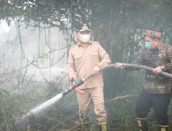 Aksi Nyata Agustiar Sabran di Lokasi Karhutla Tjilik Riwut